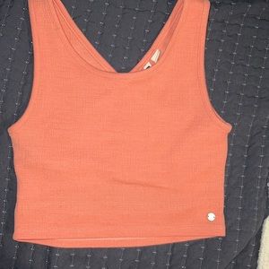 Coral Roxy crop tank